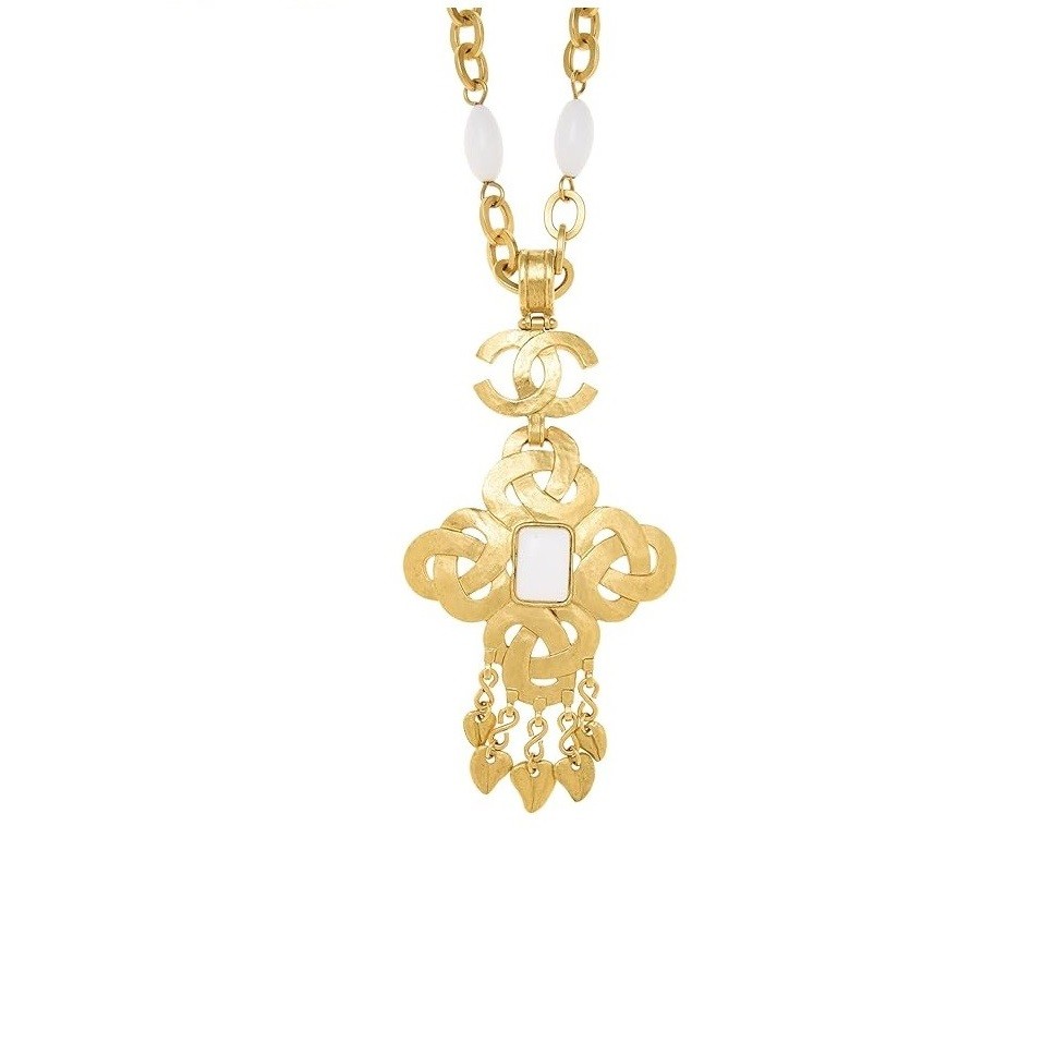 CHANEL Pre-Loved Gold Squiggle Border 'CC' Necklace Medium, Gold